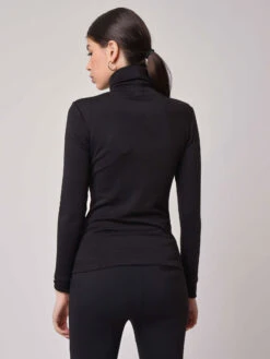 Pull Moulant Col Roulé