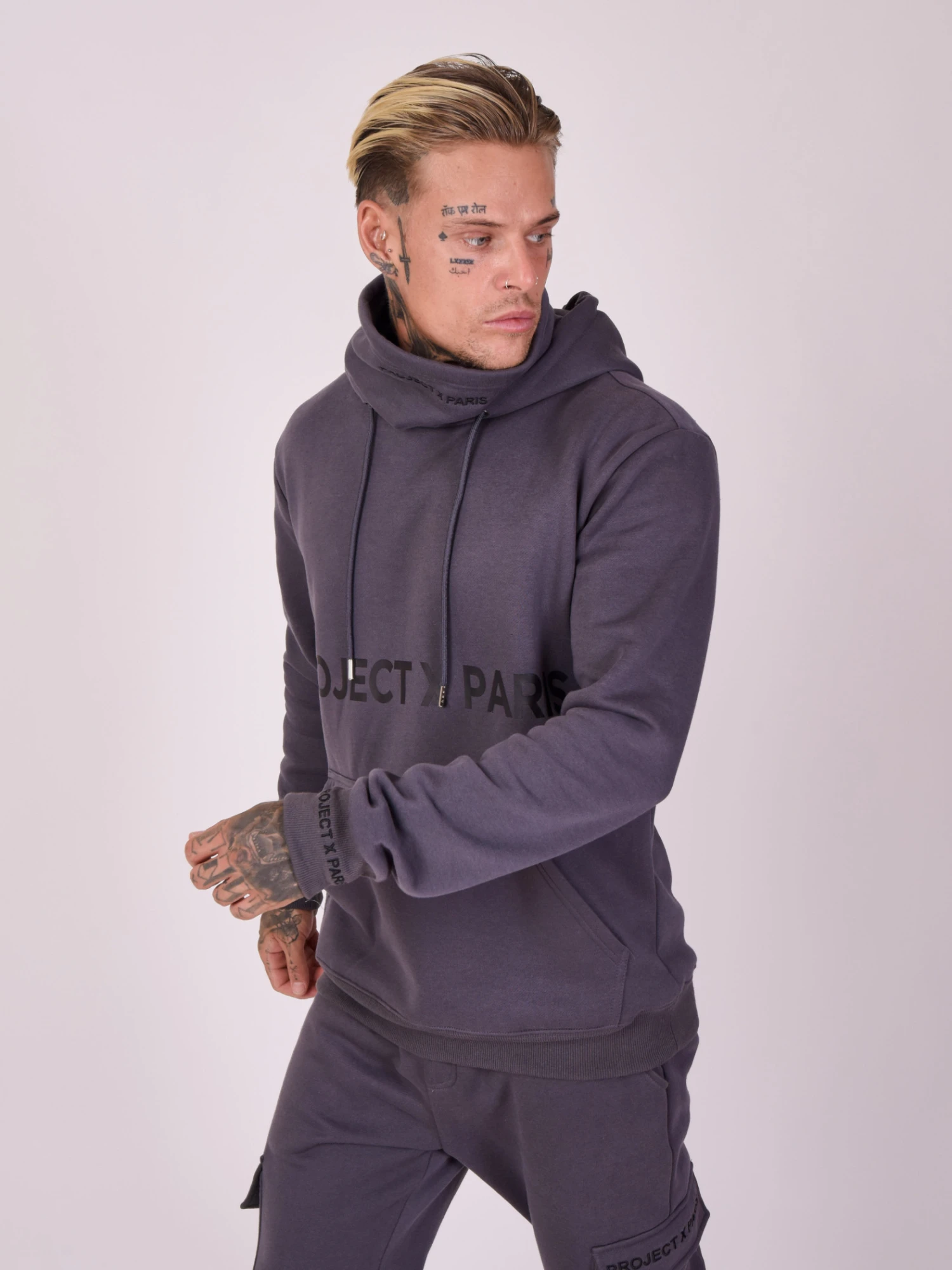 Sweat Col Roulé à Capuche – Image 2