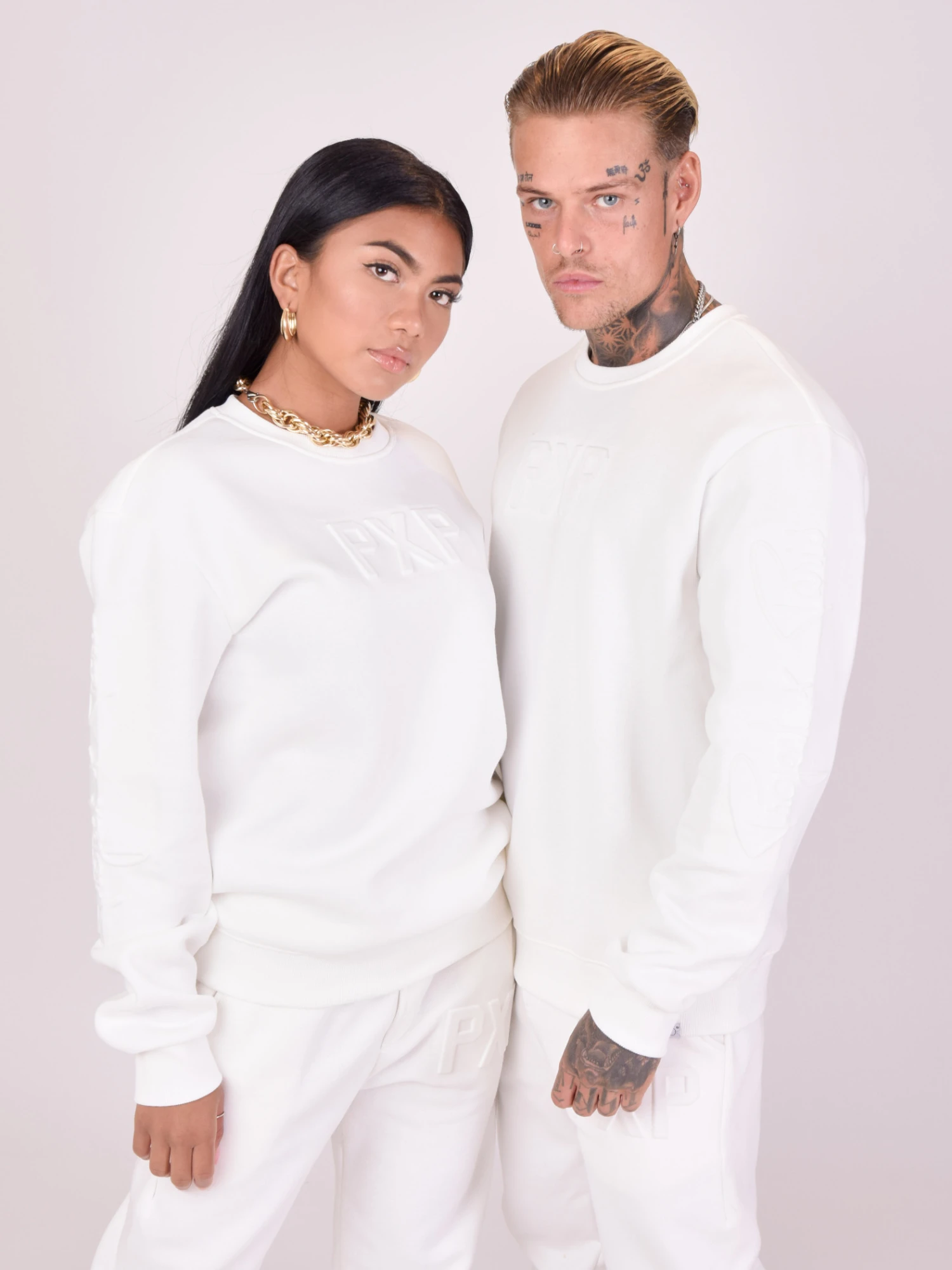 Sweat Col Rond Logo Embossage Relief