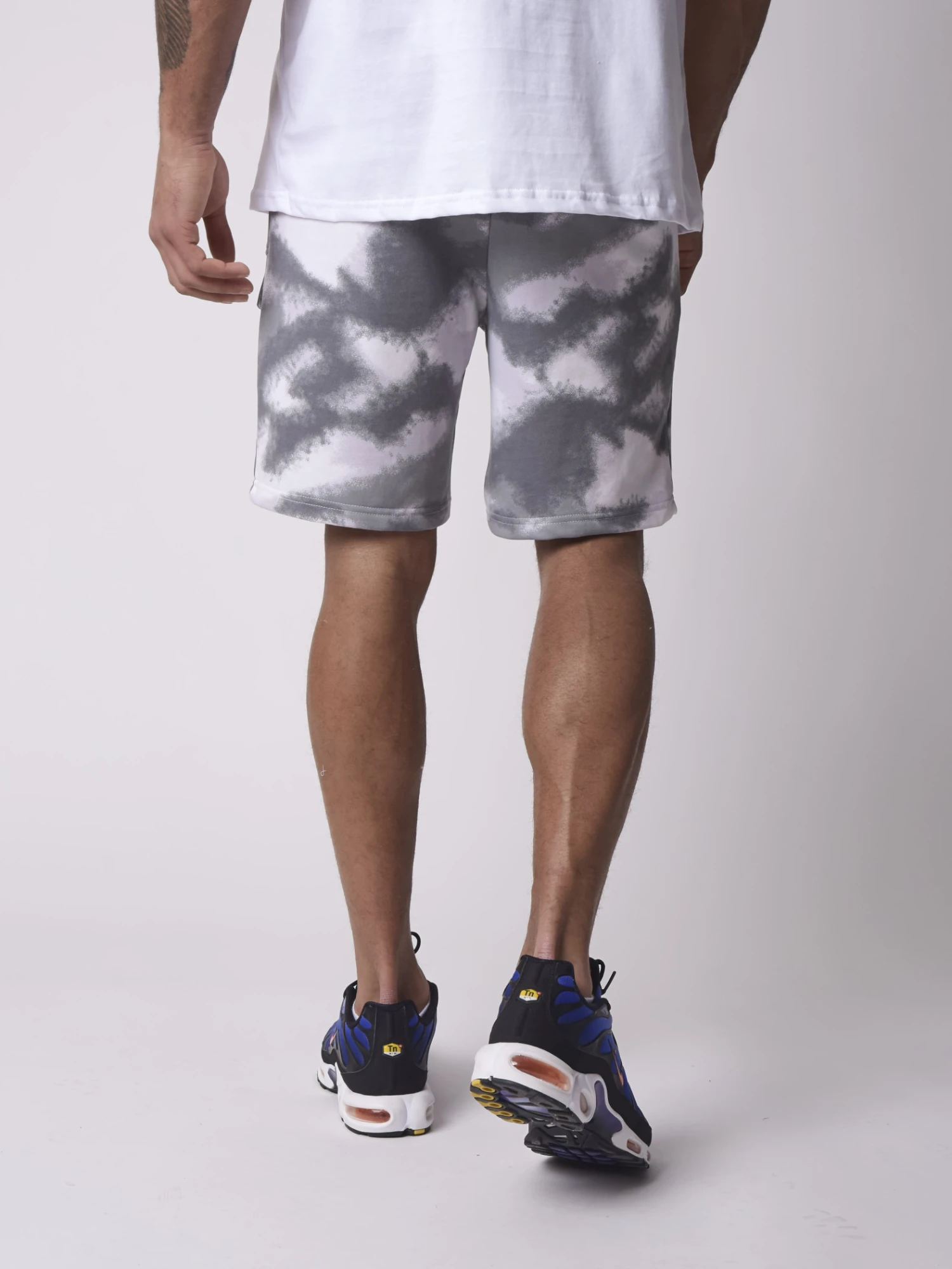 Short Motif Camouflage Abstrait – Image 4
