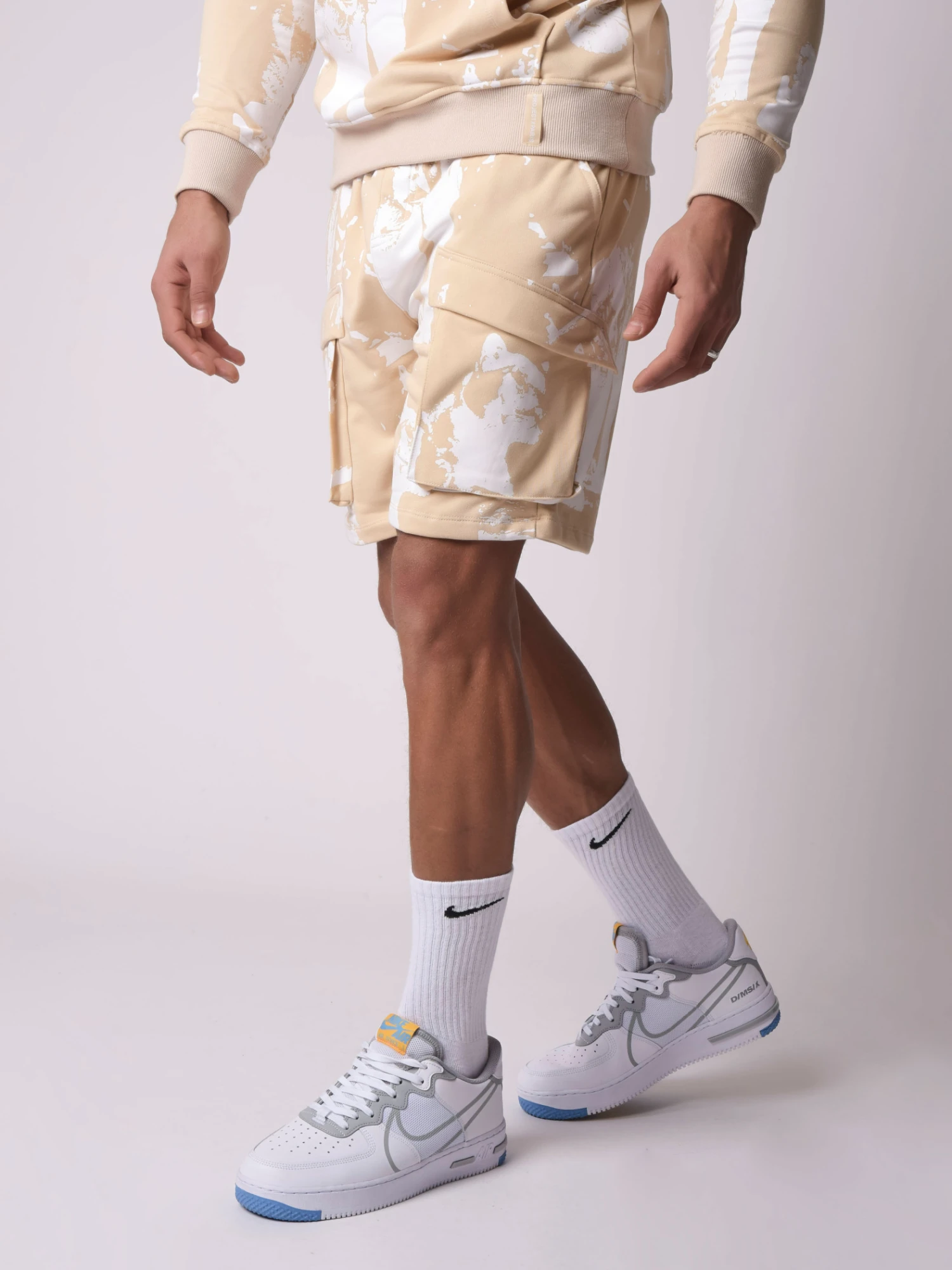 Short Molleton Delavé Et Tacheté