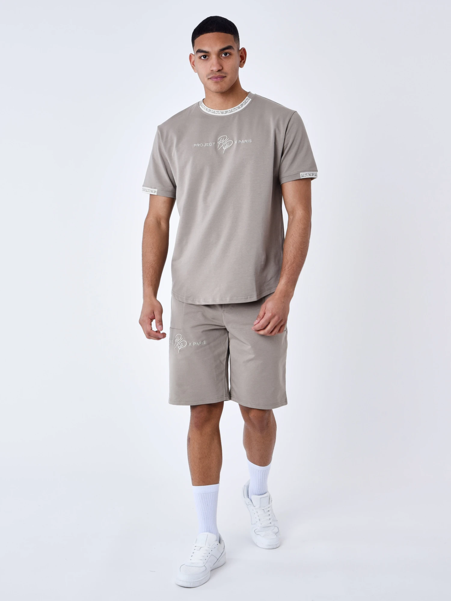 Tee-shirt Uni Avec Bande Logo – Image 7