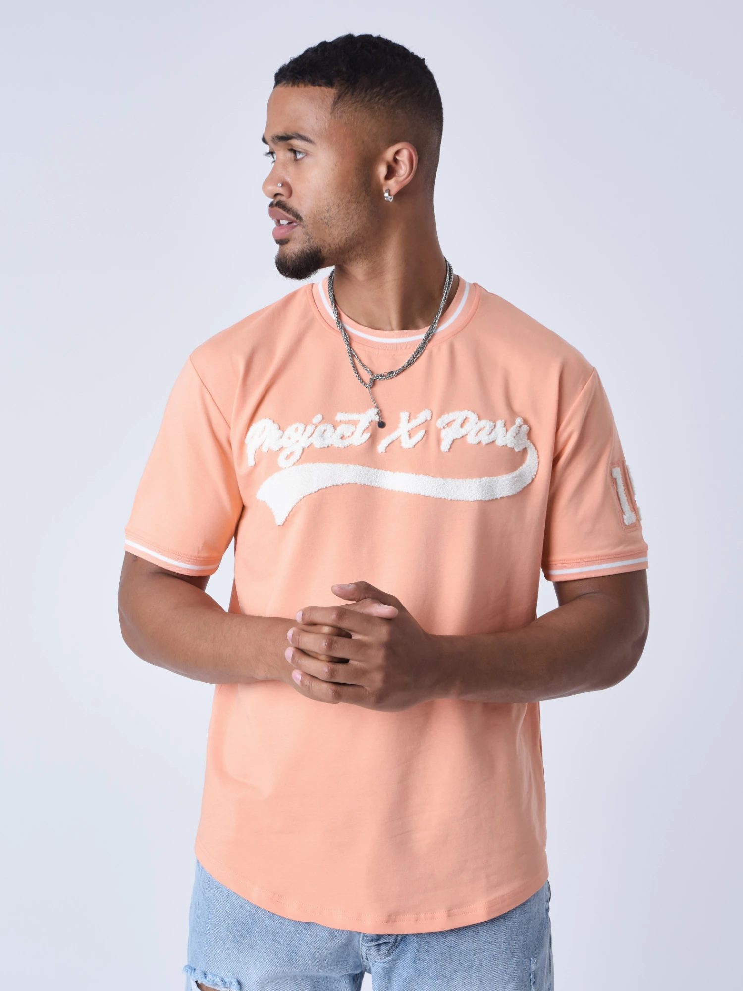 T-Shirt Style Universitaire Avec Logo – Image 6