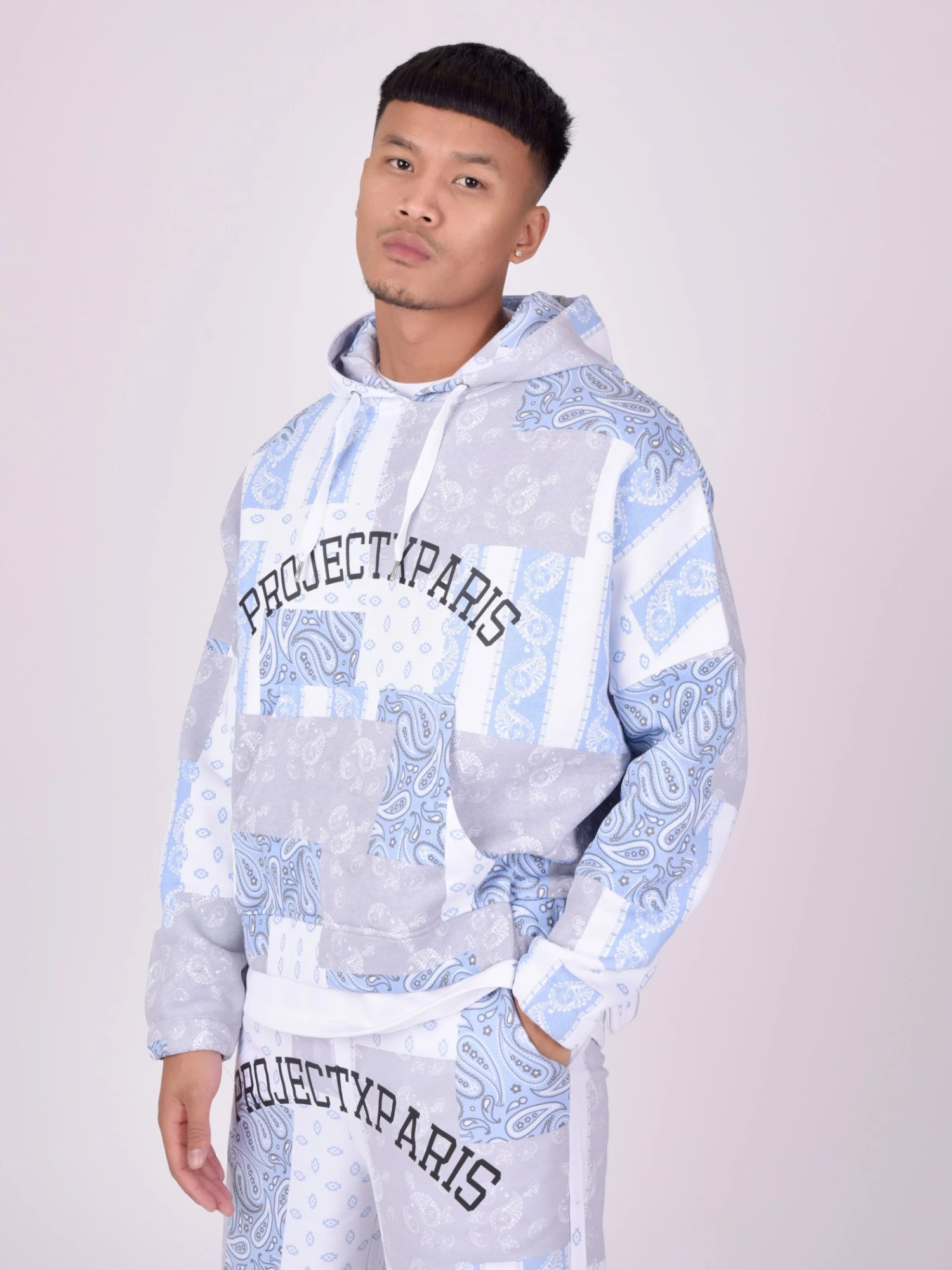 Sweat à Capuche Avec Motif "bandana" – Image 4