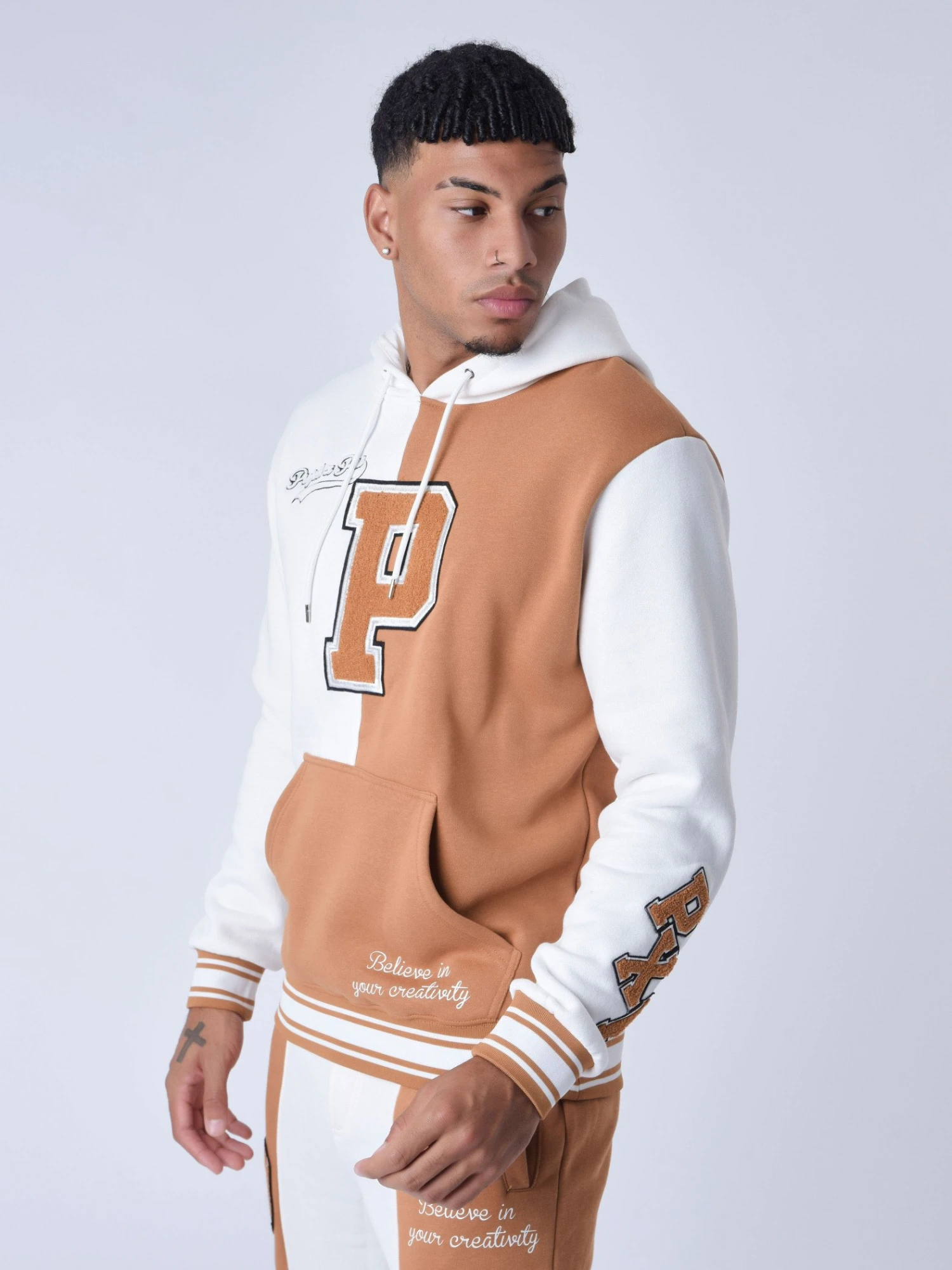 Sweat à Capuche Style Universitaire Avec Logo – Image 4