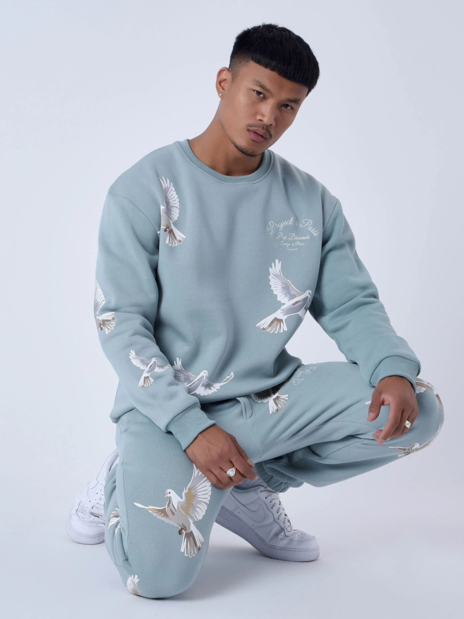 Sweatshirt Loose à Motif Colombes – Image 3