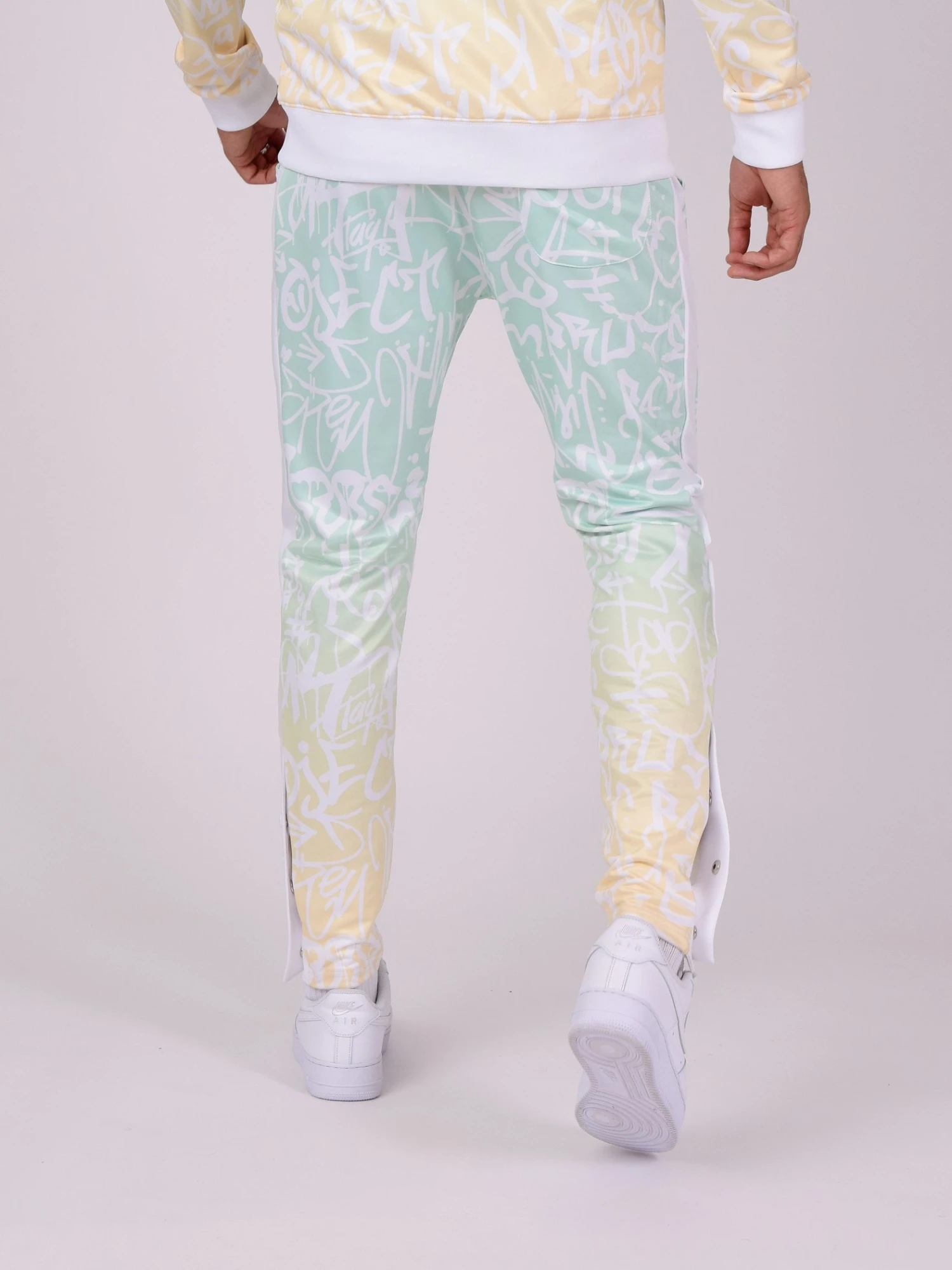 Pantalon Graffiti Dégradé – Image 3