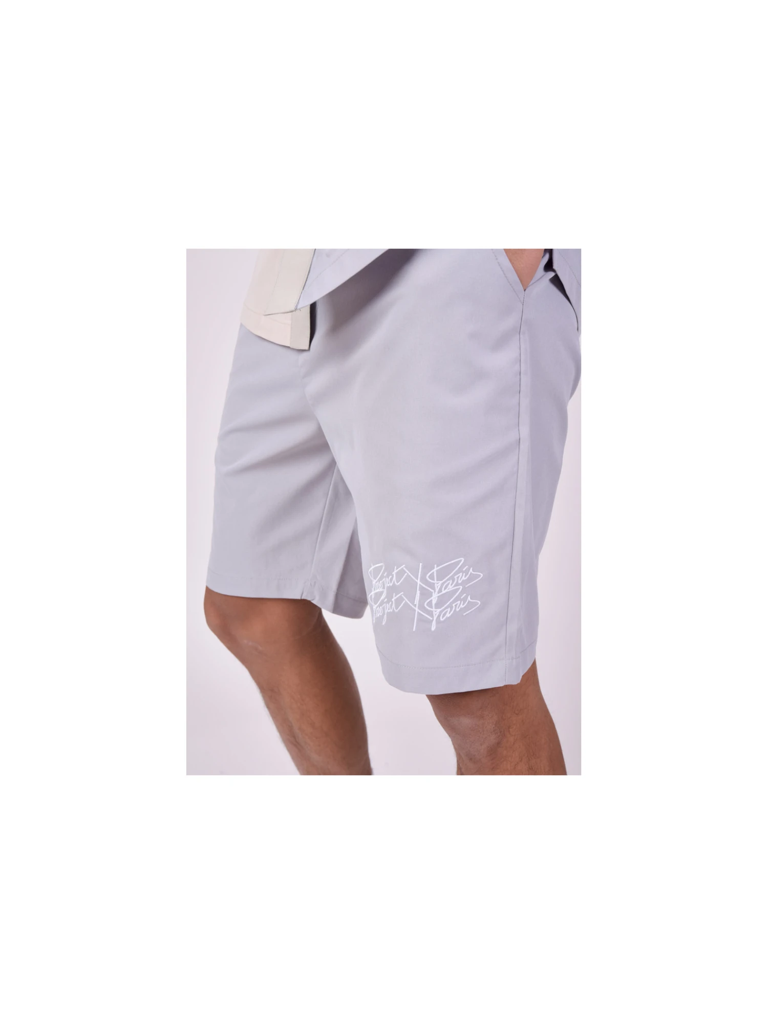 Short Uni Avec Broderie Double Logo – Image 2