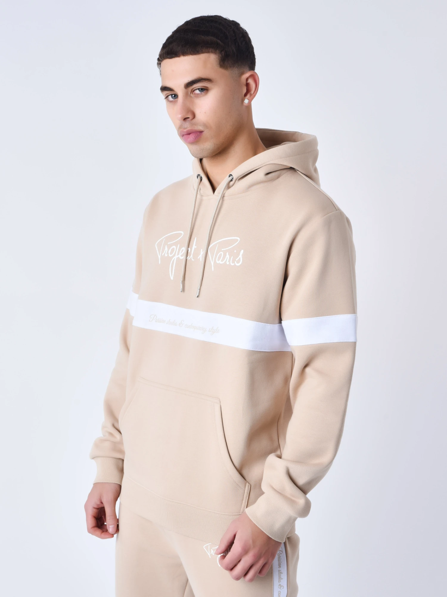 Sweat à Capuche Signature Avec Bande Blanche – Image 3