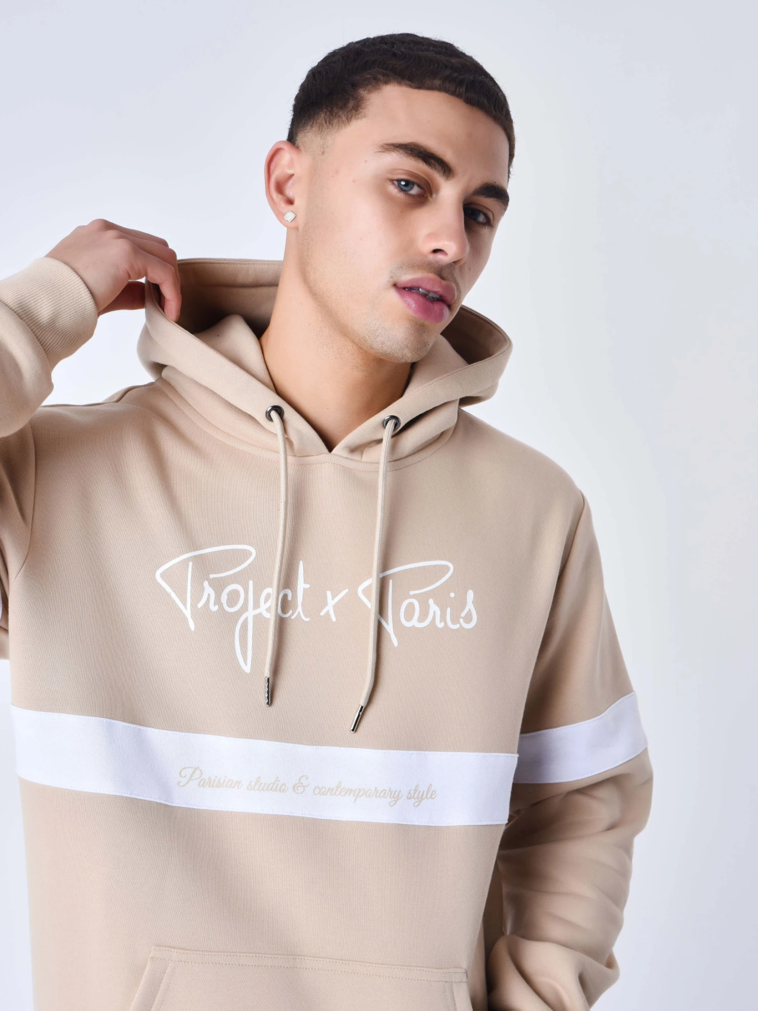 Sweat à Capuche Signature Avec Bande Blanche – Image 5