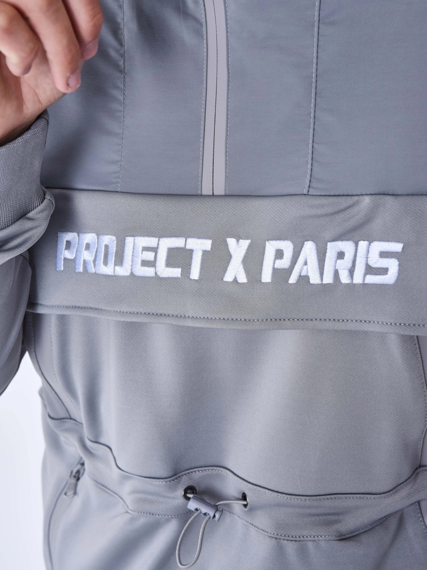 Sweat à Capuche Style Coupe Vent – Image 3