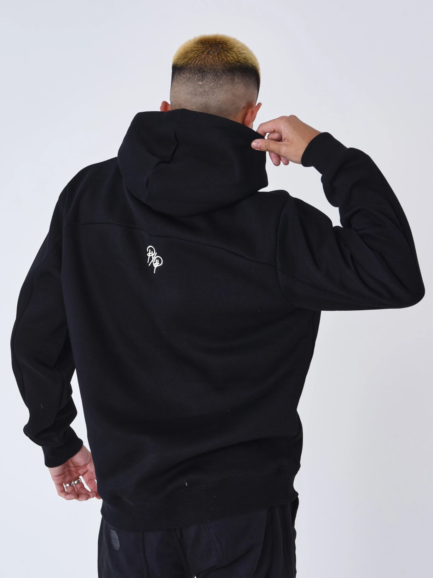 Sweat à Capuche Cœur Brisé – Image 5