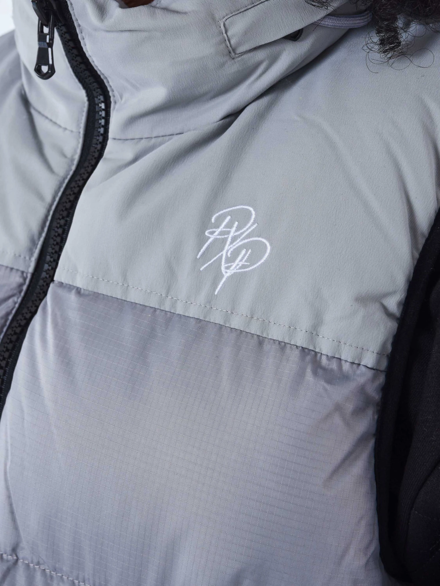 Doudoune Sans Manches à Empiècement – Image 6