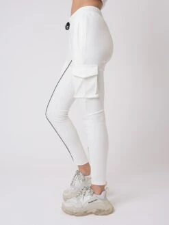 Bas De Jogging Piping Et Broderie Contrastés Simili Cuir