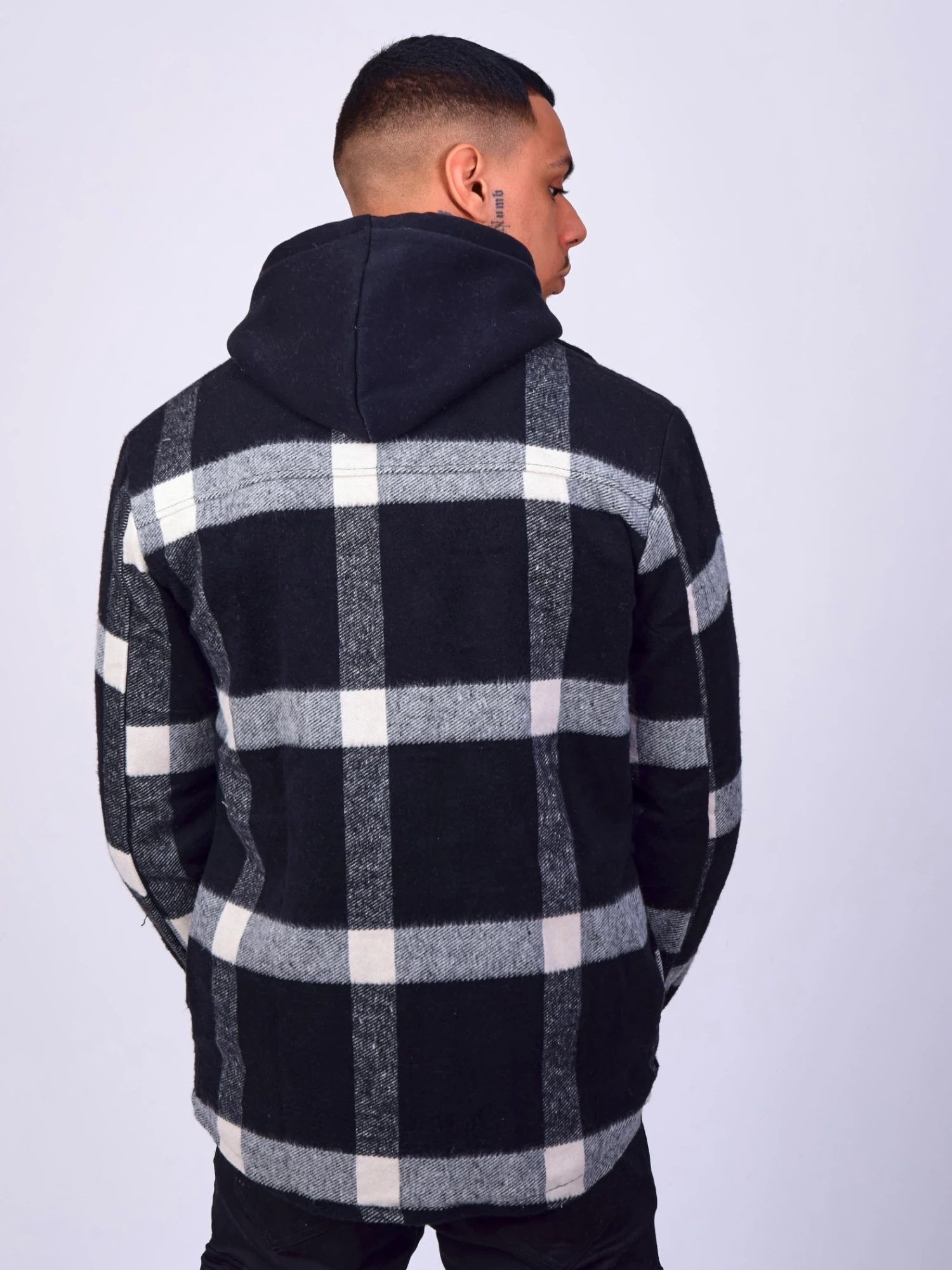 Surchemise Unisexe à Motif Maxi Carreaux Blanc Et Noir – Image 3