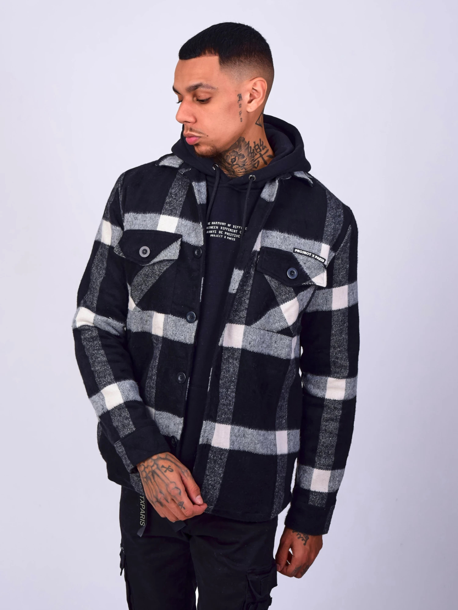 Surchemise Unisexe à Motif Maxi Carreaux Blanc Et Noir – Image 5