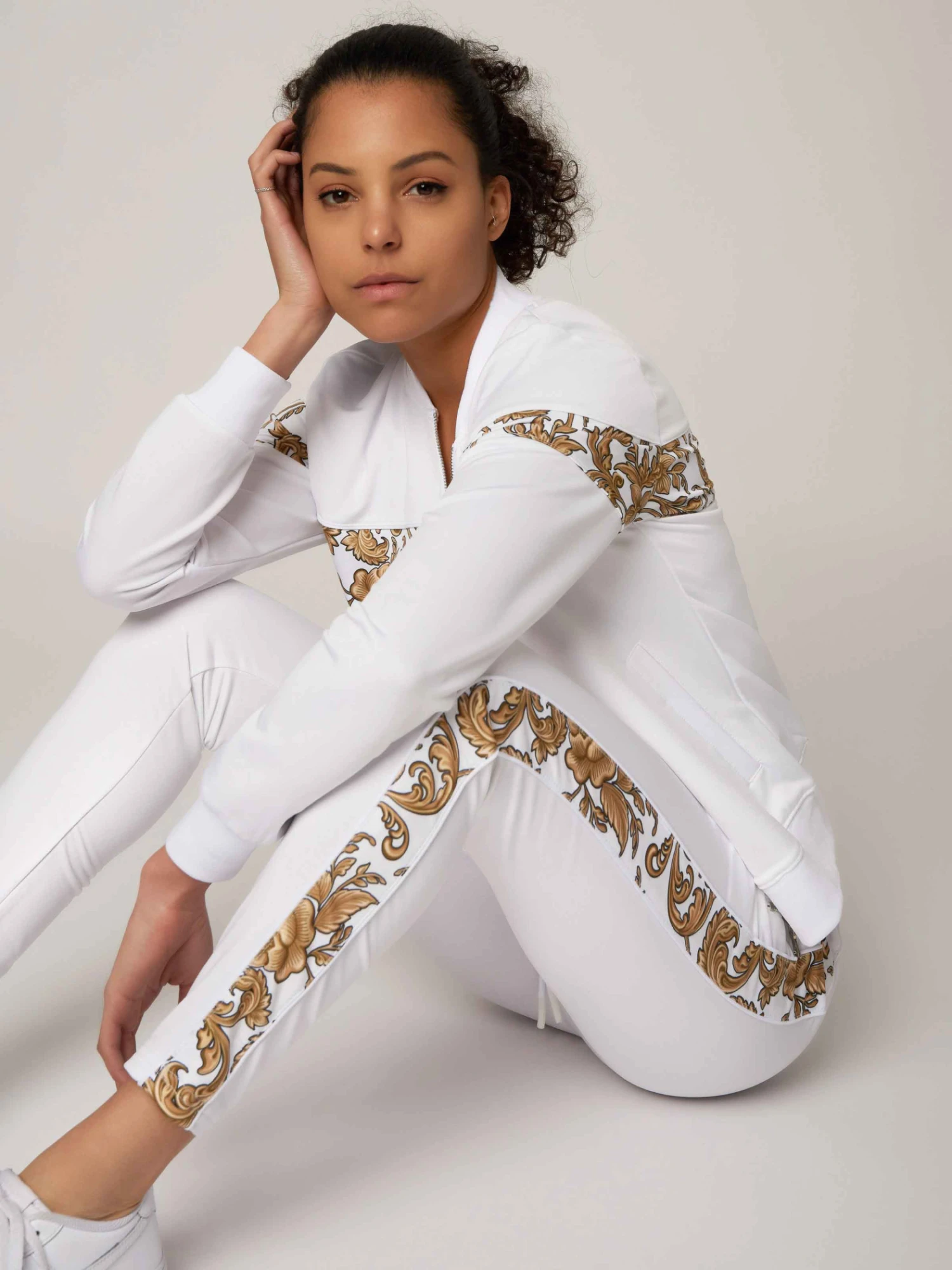 Jogging Motif Baroque Ornement – Image 4