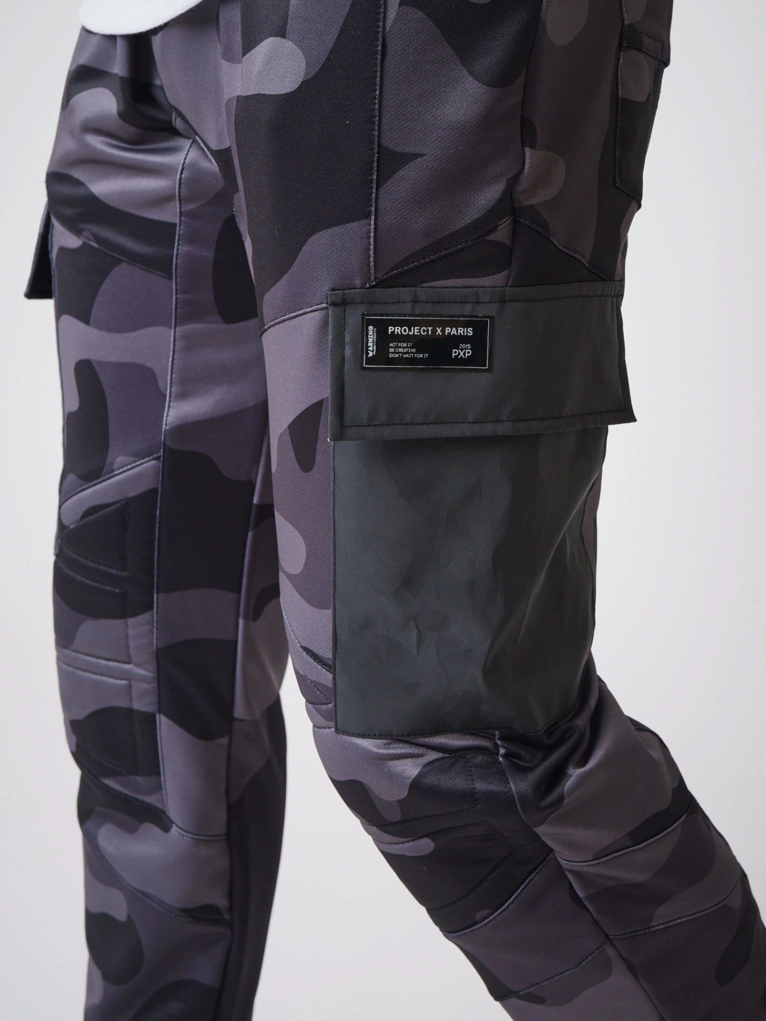 Pantalon De Jogging Motif Camouflage, Empiécement Biker – Image 2