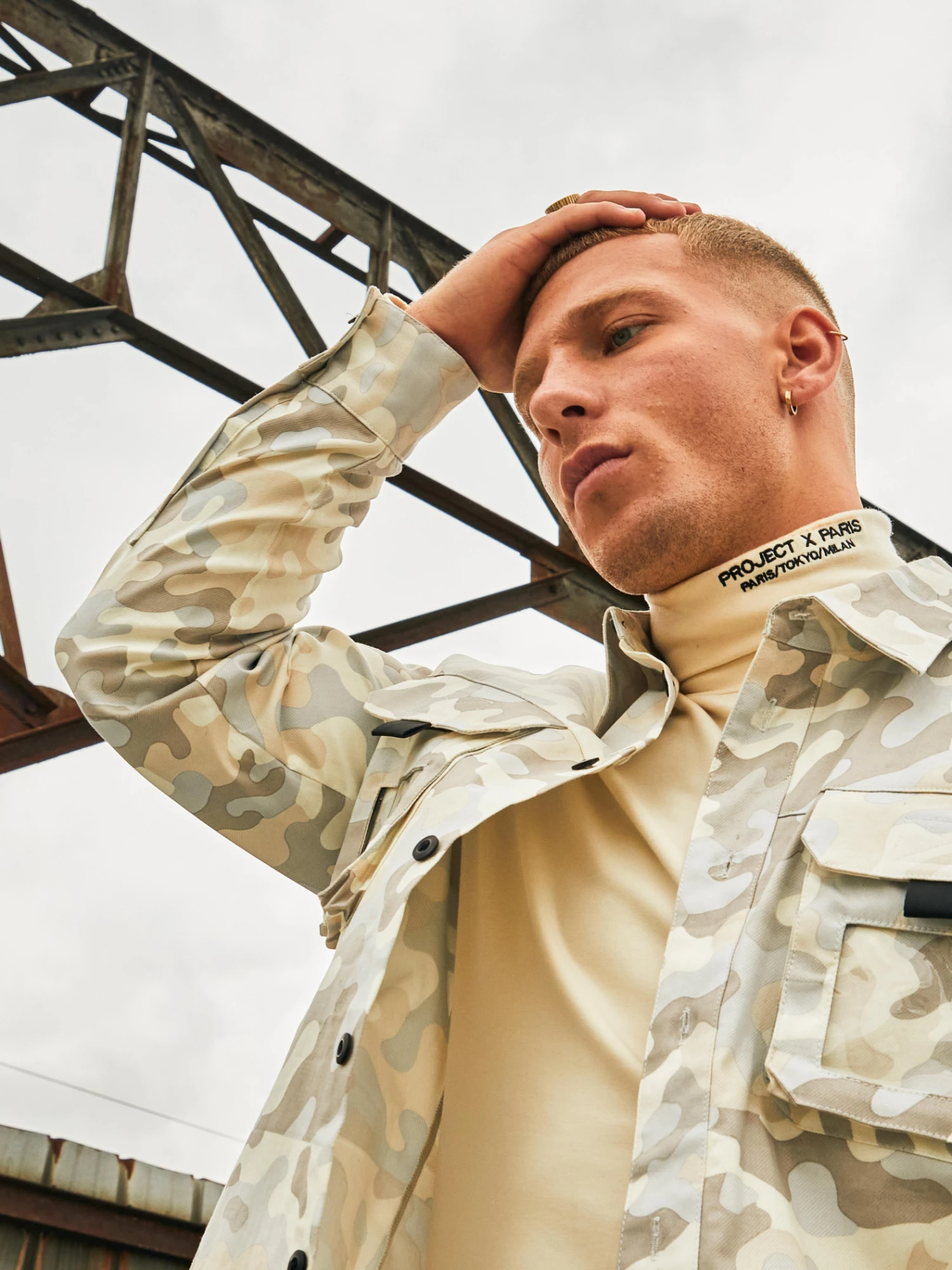 Pull Col Roulé Avec Broderie – Image 3