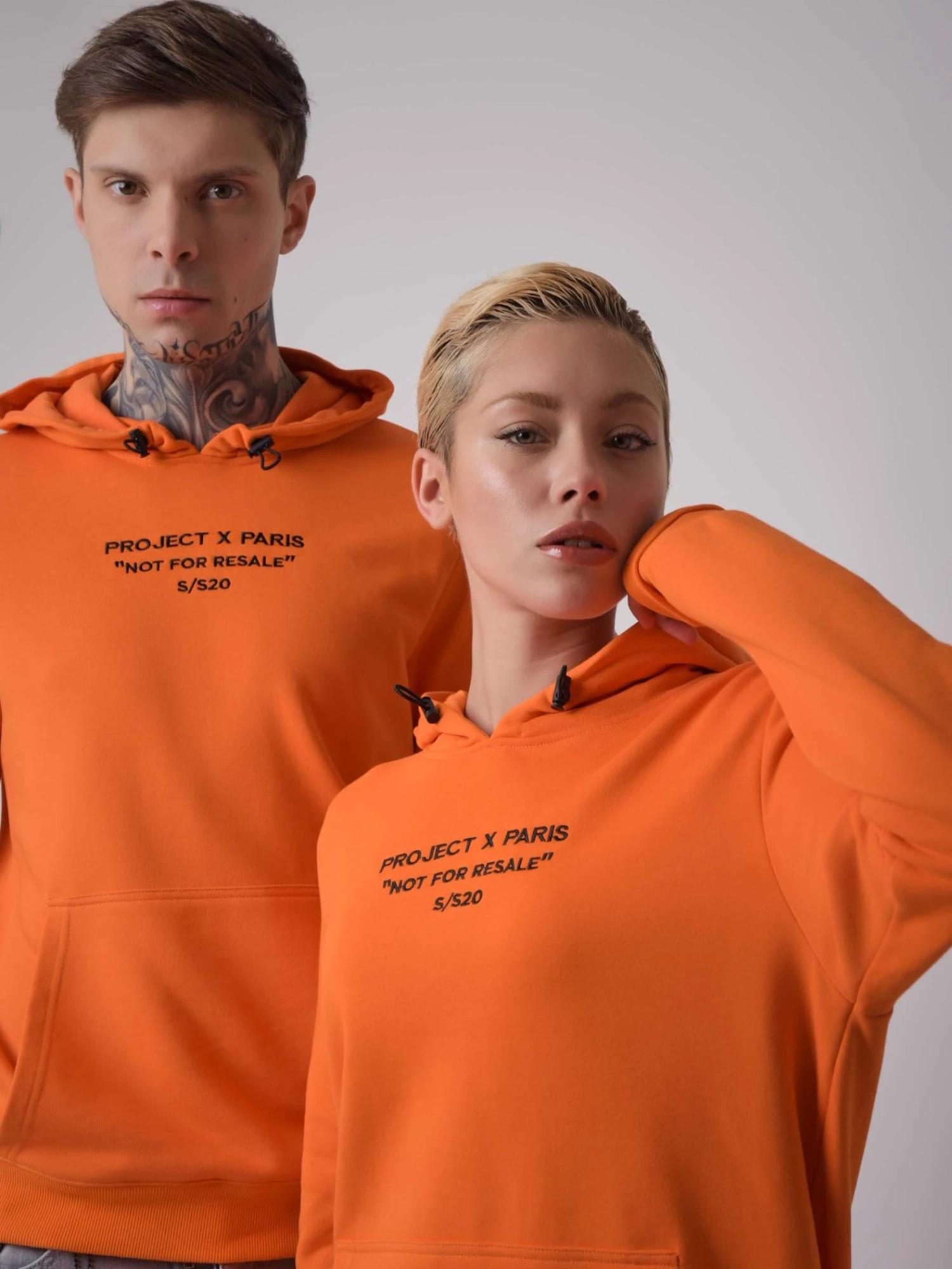 Sweat à Capuche Unisexe Avec Broderie - Not For Resale – Image 5