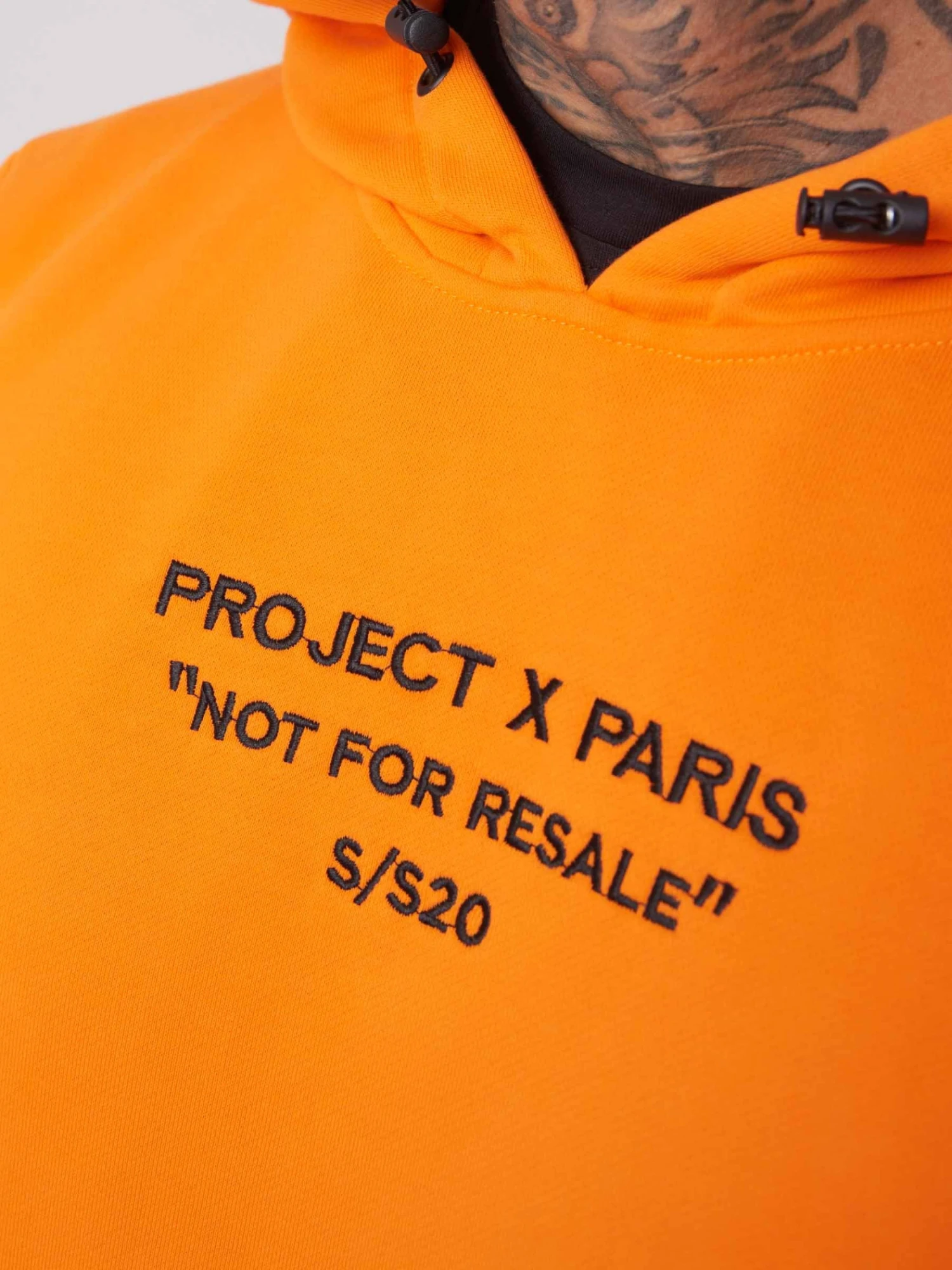 Sweat à Capuche Unisexe Avec Broderie - Not For Resale – Image 8