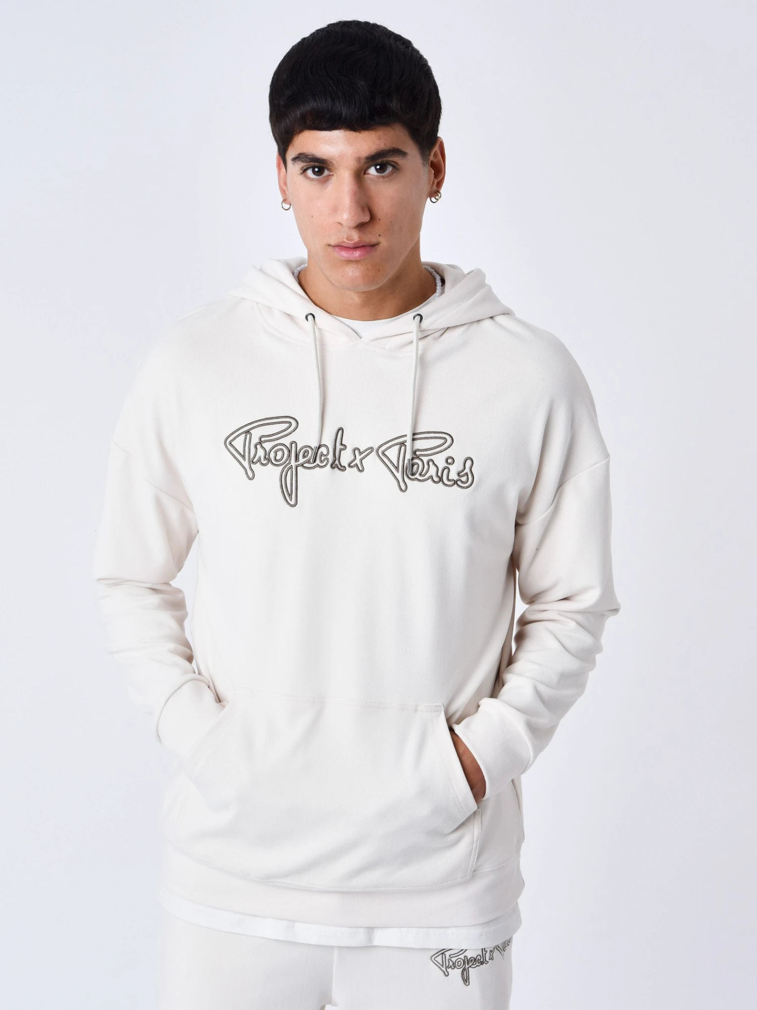 Sweat à Capuche Contour Du Logo Brodé – Image 3
