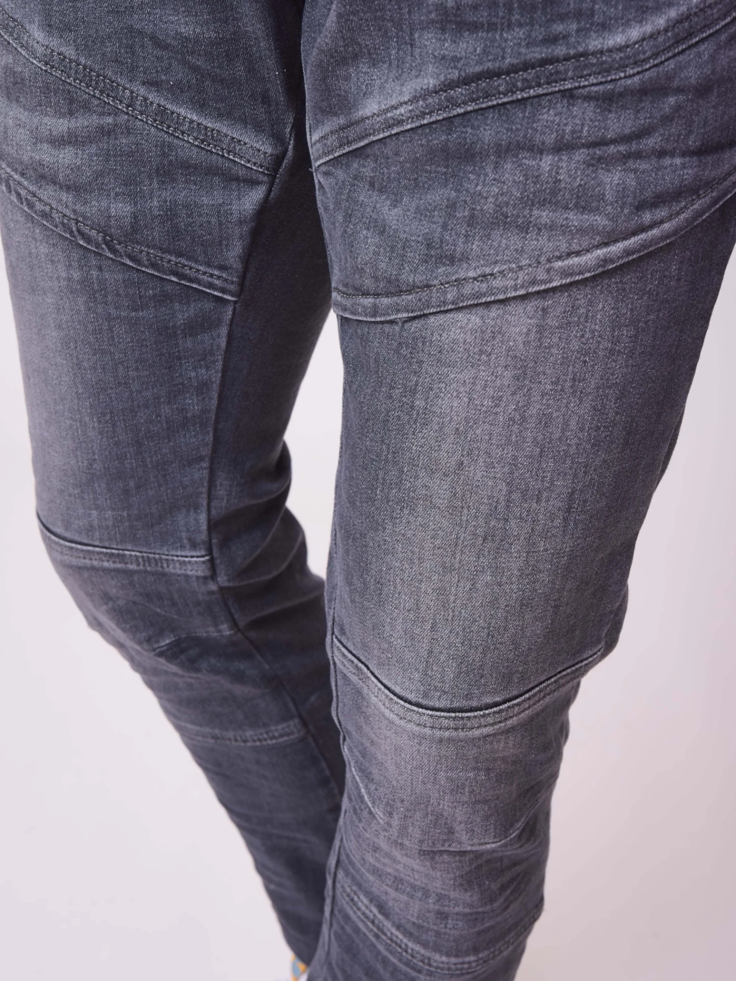 Jean Slim Gris Delavé Coutures Apparentes – Image 2