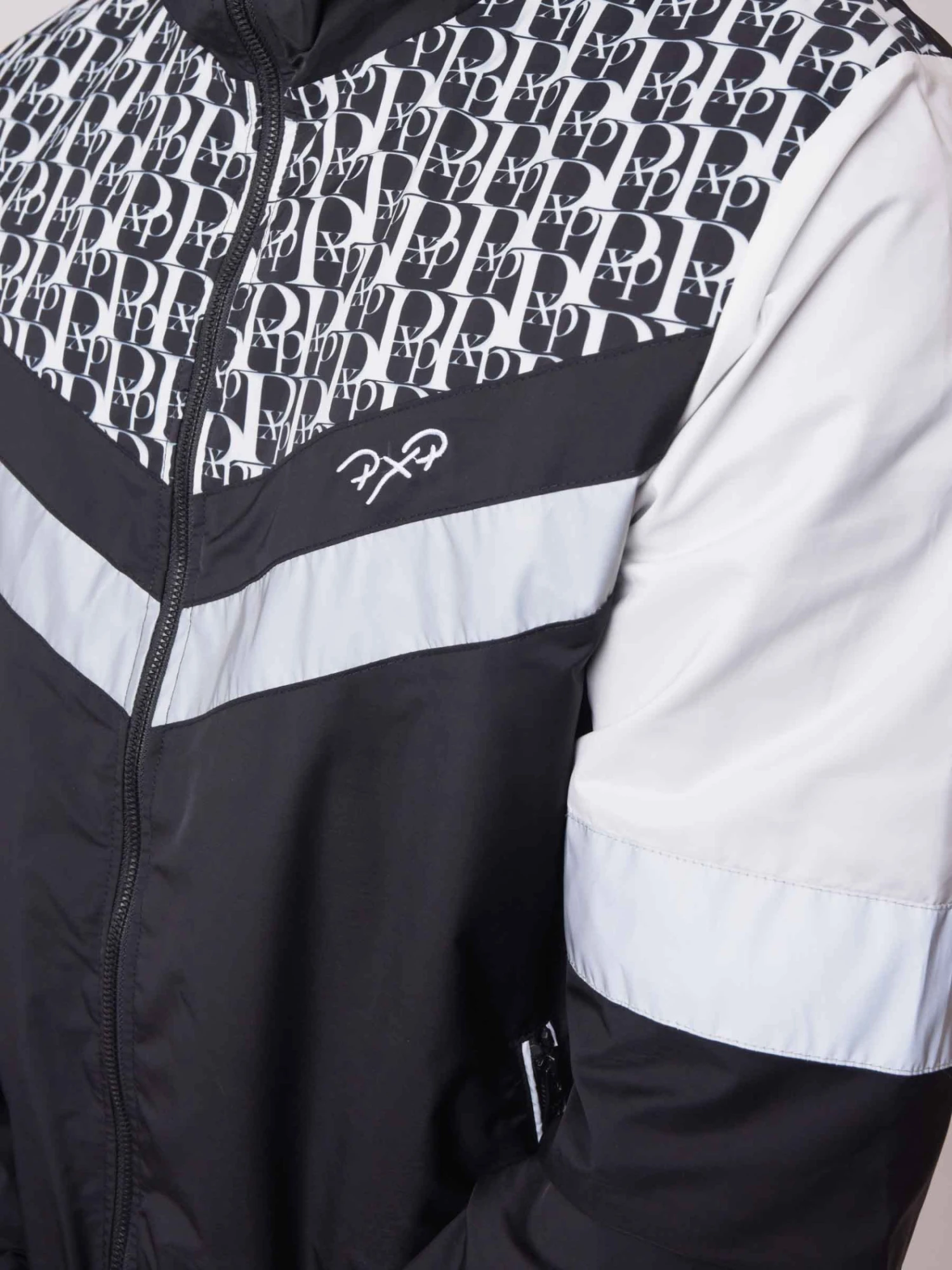 Veste à Capuche Empiècement Motif PXP